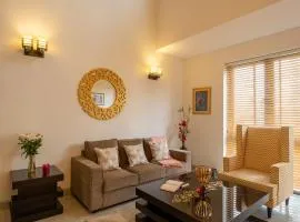 Hostie Enigma - luxury 2BR apt near Golf Course Road