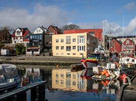 Guesthouse at the boat harbour, hotell sihtkohas Tórshavn