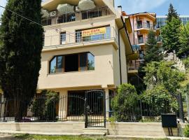 Villa Mari Guest Rooms, hotel sa Golden Sands