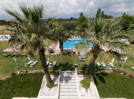 Mythic Summer Hotel, hotel in Paralia Katerinis