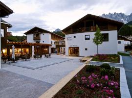 Zin Senfter Residence, hotel di San Candido