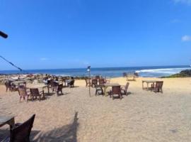 East West Beach Resorts, hotel in Varkala