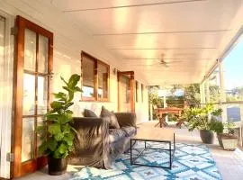 Stunning Yamba Beach House! 3B+