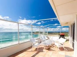 Luxe Oceanfront Penthouse! Yamba's best Suncrest 5