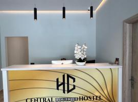 Central Boutique Hostel, gistirými með eldunaraðstöðu í Sarandë