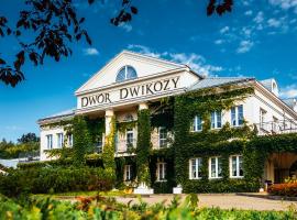 Dwór Dwikozy, hotell i Sandomierz