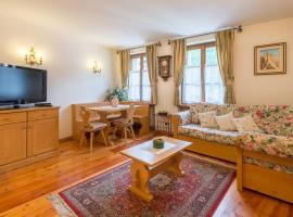 Cozy apartment near Cortina – hotel w mieście San Vito di Cadore