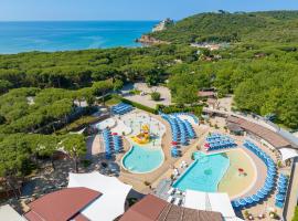 Camping Village Baia Azzurra: Castiglione della Pescaia'da bir kamp alanı