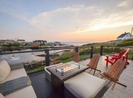 Peggy's Cove - Modern Home with Lighthouse View: Peggy's Cove şehrinde bir otel