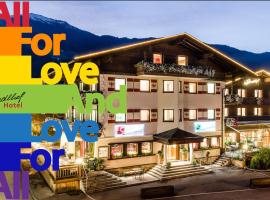 Hotel Standlhof Zillertal, hotel v destinaci Uderns