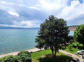 Pier 82 Apartments, hotel de playa en Ohrid