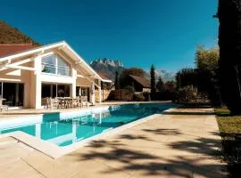 Studio indépendant 3 étoiles dans villa au bord du lac d'Annecy