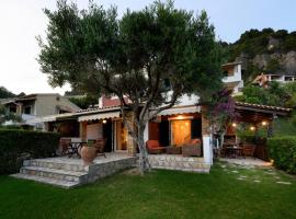 Seaduced Beachfront Villa by CorfuEscapes, semesterhus i Glyfada