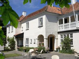 Villa Strand, bed and breakfast en Hornbaek