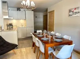 Appartement Haut Standing au Centre des Gets, Pied des Pistes, 6/8 Couchages, Terrasse, Services Inclus - FR-1-623-89