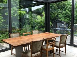 Ferienhaus mit eigenem Garten und Terrasse, rumah percutian di Lindau-Bodolz