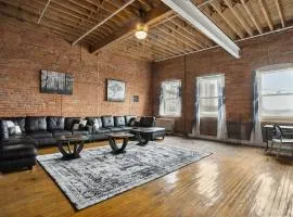 Gorgeous Downtown Detroit Loft - Fully Equipped