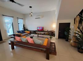 Malacca City Center Town House by 360HOME, hotel di Melaka