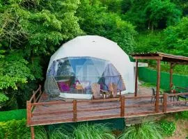 ME-GA Glamping