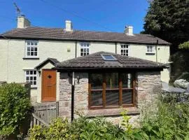 Spacious 3BR in Historic Chepstow Cottage Garden