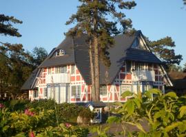 Jan und Jana Ferienhaus, hotel di Ahrenshoop