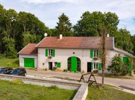 Jolie vache déguisée en fleurs, chambre d'hôte à Soulosse, viešbutis mieste Soulosse-sous-Saint-Élophe