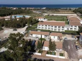 Seaside Villa 2BR-1BA. 7 min walk to the beach