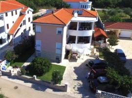 Apartments Jannine, hotell i Biograd na Moru