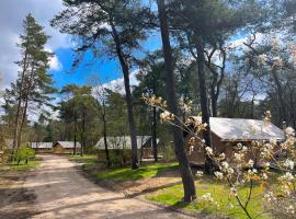 Huttopia De Veluwe، مكان تخييم في Kootwijk