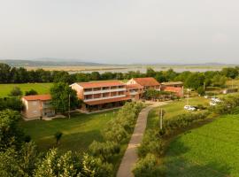 Delfini Holiday Homes, хотел, който приема домашни любимци, в Улцин