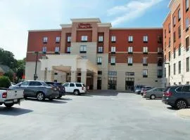 Hampton Inn & Suites Cincinnati / Uptown - University Area