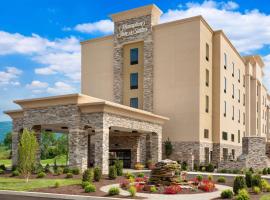 Hampton Inn & Suites Williamsport - Faxon Exit، فندق في ويليامزبورت