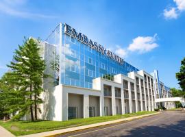 Embassy Suites by Hilton Cincinnati Northeast - Blue Ash, хотел в Блу Аш