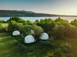 Biała Czapla Glamping z balią nad jeziorem czorsztyńskim, area glamping di Maniowy