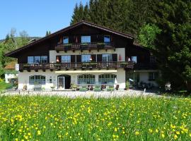 Pension Bayrhammer, hotel a Faistenau