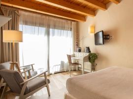 Hotel Boutique Niu de Sol - Designed for Adults, готель у місті Palau-Saverdera