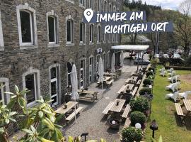 ACHAT Hotel Monschau，位于蒙绍的带停车场的酒店