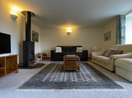 Kerrowdown Cottage-Self Catering for 4 in the Highlands, hotel en Drumnadrochit