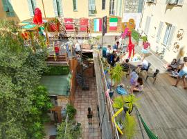 Antares hostel, hotel em Nice