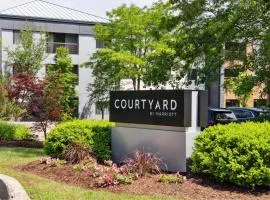 Courtyard Burlington Williston