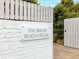 The Birubi Beach House 11 Campbell Ave Close to the beach pet friendly holiday home, hotel a Anna Bay