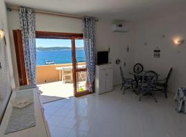 Appartamento Oltremare vista mare, hotel i La Maddalena