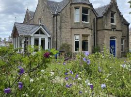 Glen Lyon Lodge Bed and Breakfast, hotel en Nairn