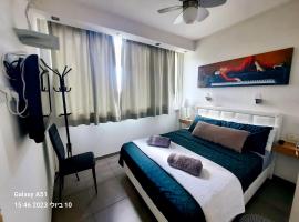 Sea View Suites - דירות נופש עם מקלט, hotell sihtkohas Caesarea