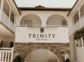 TRINITY THE HOTEL, familiehotel in Ammouliana