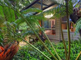 Chambers Wildlife Rainforest Lodges, hotel em Lake Eacham