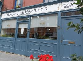 Tom Dick and Harriet's Accommodation، فندق في دبلن