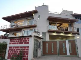 Hillview rooms by 29 bungalow, hotel en Panchgani