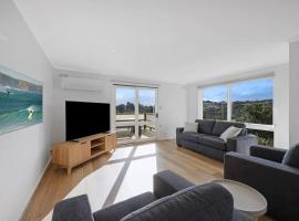 Logans Beach Apartments - Greenviews: Warrnambool şehrinde bir otel