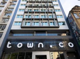 Town.Co Housi by My Way, hotel di Porto Alegre